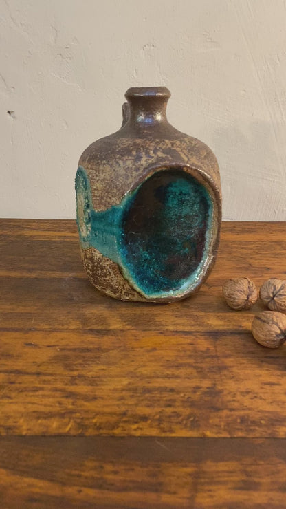 Faszinierende Vintage Vase mit petrolfarbenen Glas