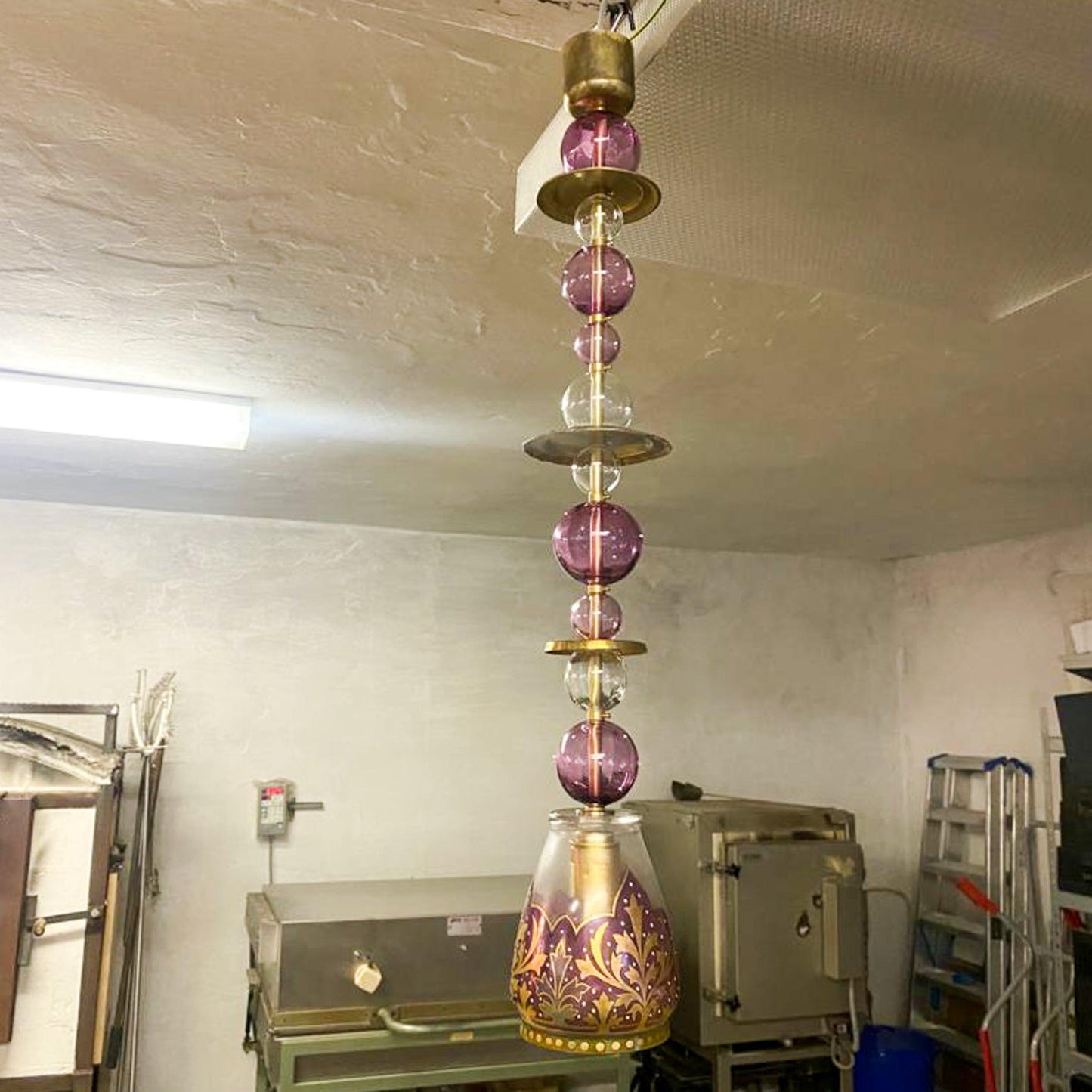 Einzigartiges Leuchtobjekt aus antiker Vase - Händlerstücke vom 12. November 2023 - Esther-Ollick.shop